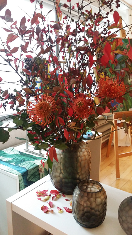 Herbstfarben-Herbstblumen-Ahornblätter