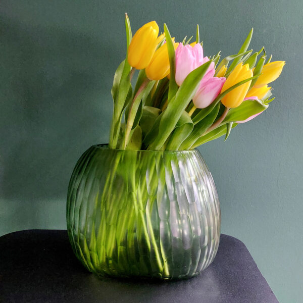 Vase-Guaxs-Clemente-round-clear-green-blumen