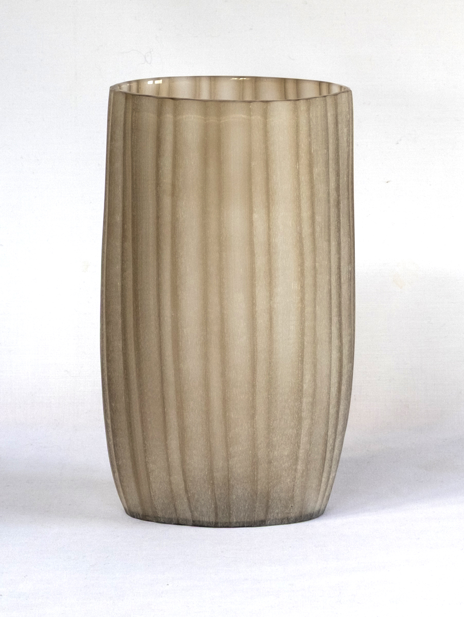Vase-Guaxs-Siena-M-clear-smoke-grey